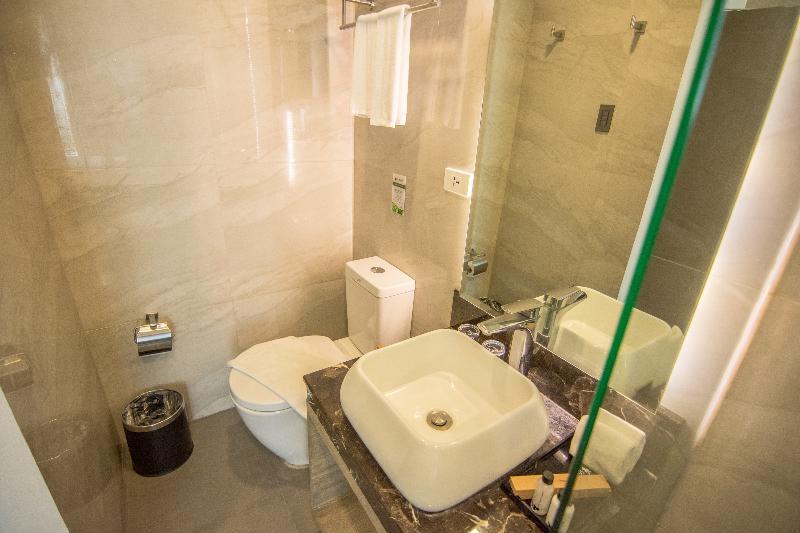 Goldberry Lite Hotel Iloilo City Eksteriør billede